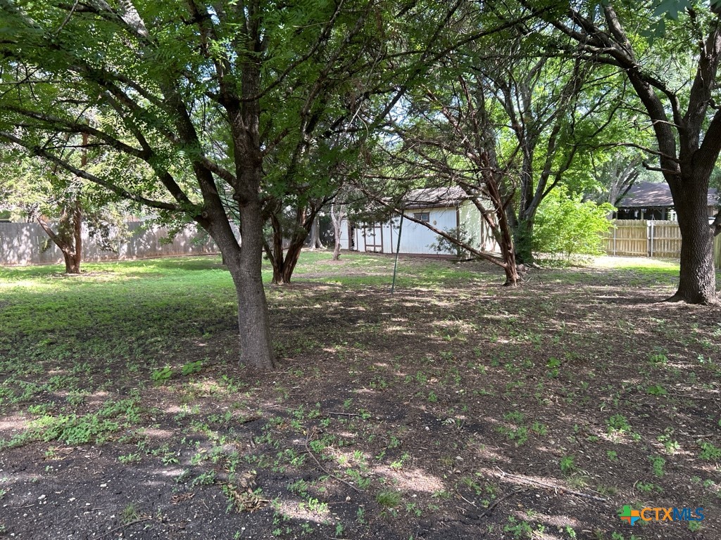 700 Cedar Oaks Lane Property Photo 9