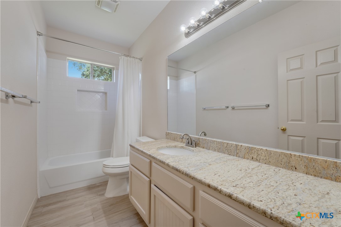 1763 Oak Glen Property Photo 13