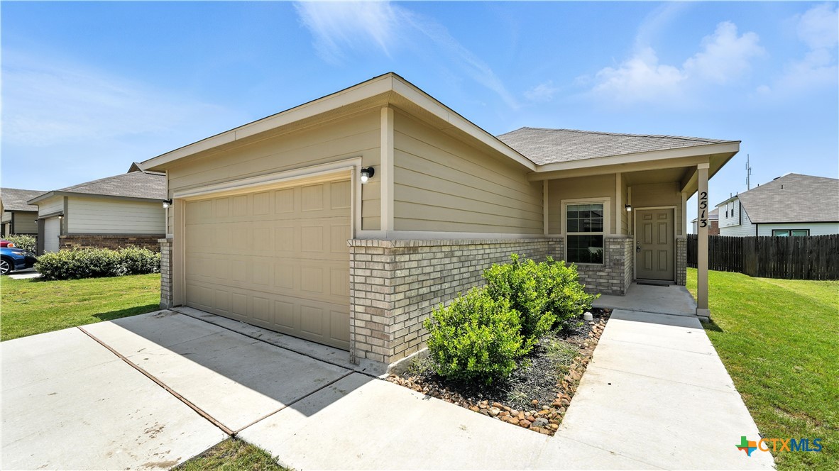 2513 Marty Way Property Photo 1