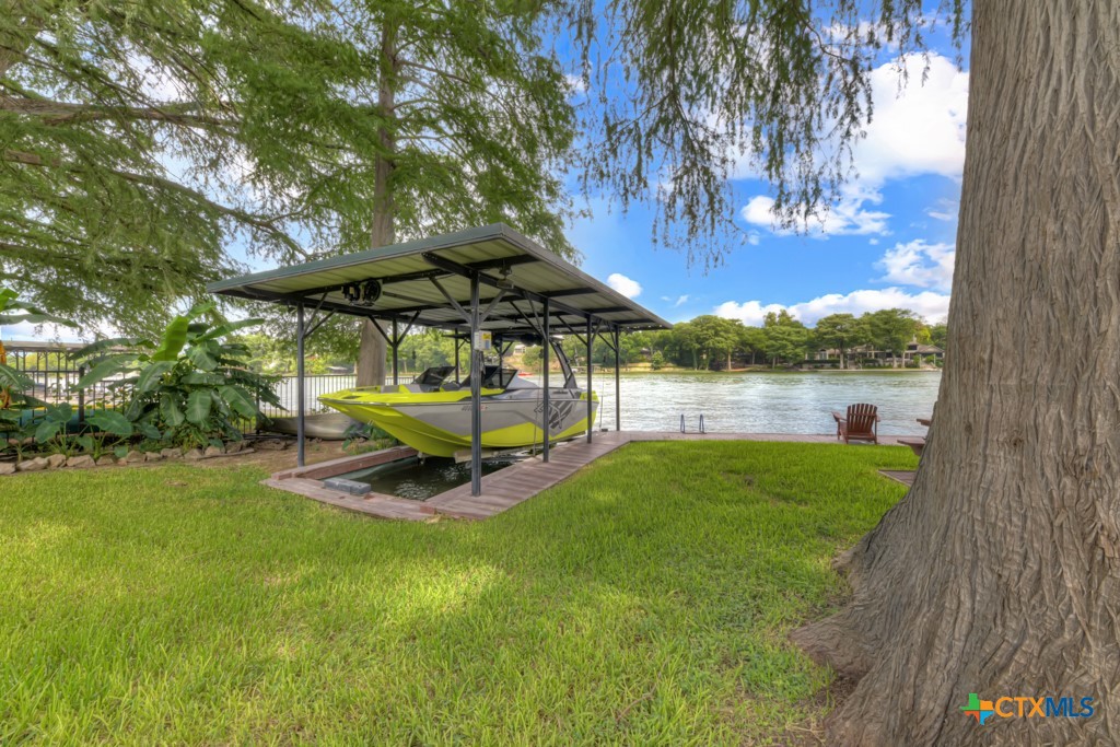 1321 E Zipp Road Property Photo 1