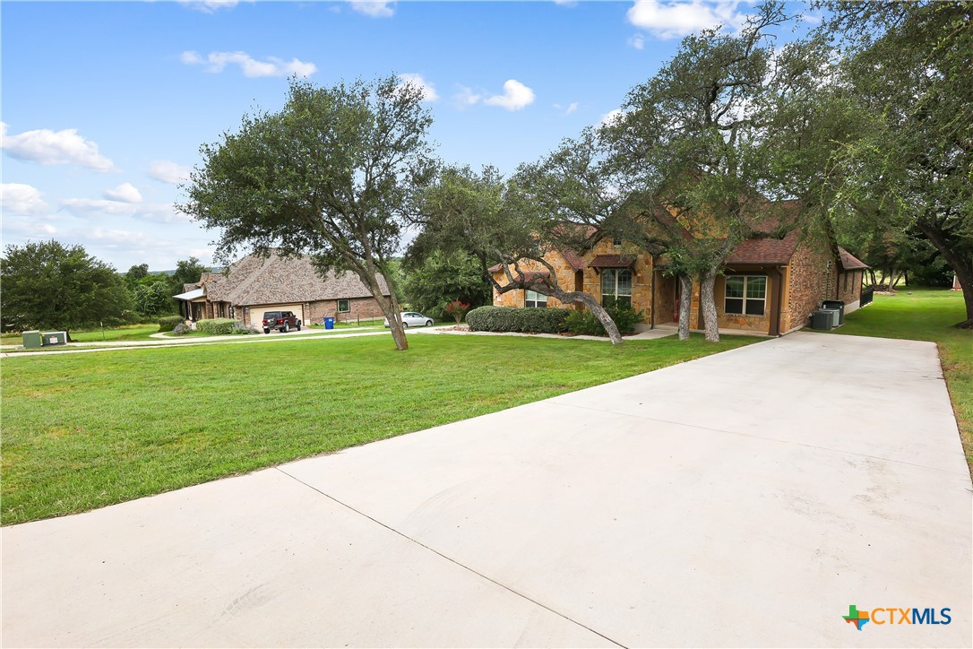 335 Mill Run Property Photo 3