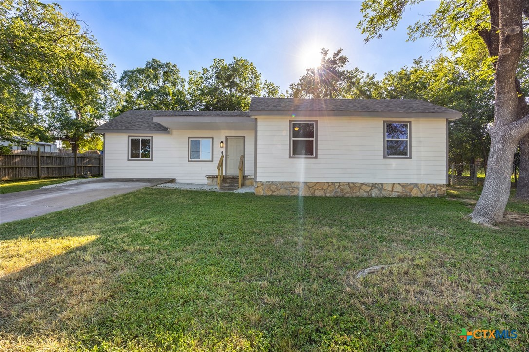 608 Live Oak Street Property Photo 1