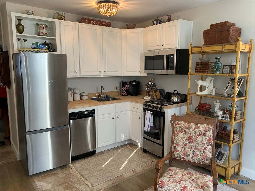 111 Valley View Street Property Photo 28