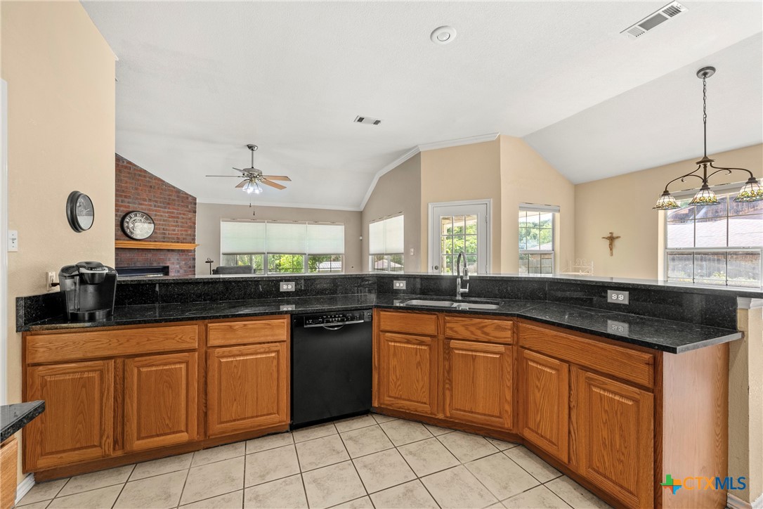 4501 Arrowhead Drive Property Photo 12