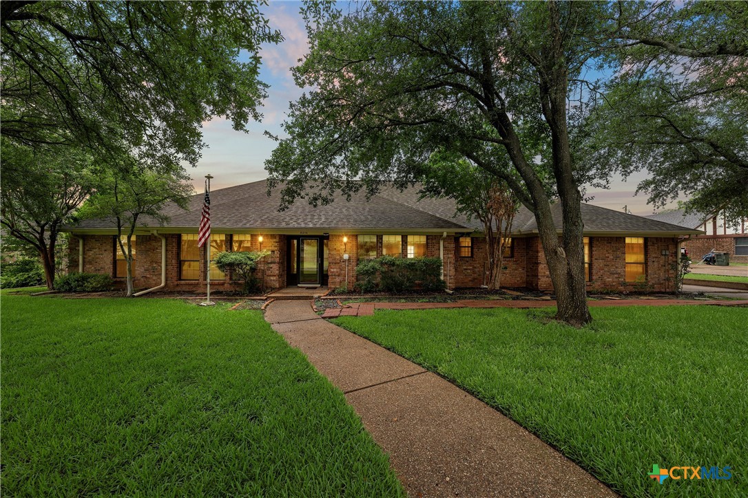 8216 Teakwood Drive Property Photo 1