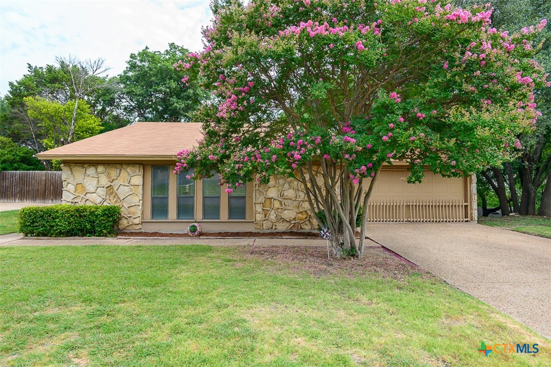 1209 Cedar Oaks Lane Property Photo 1