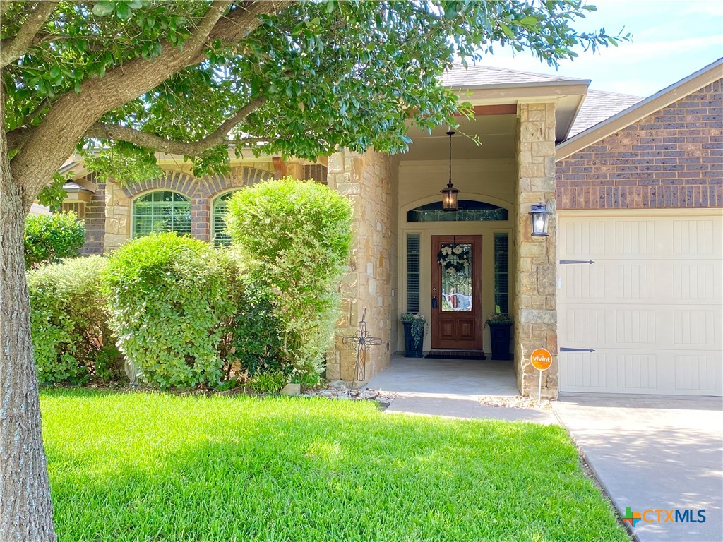 5225 Sandstone Drive Property Photo 1