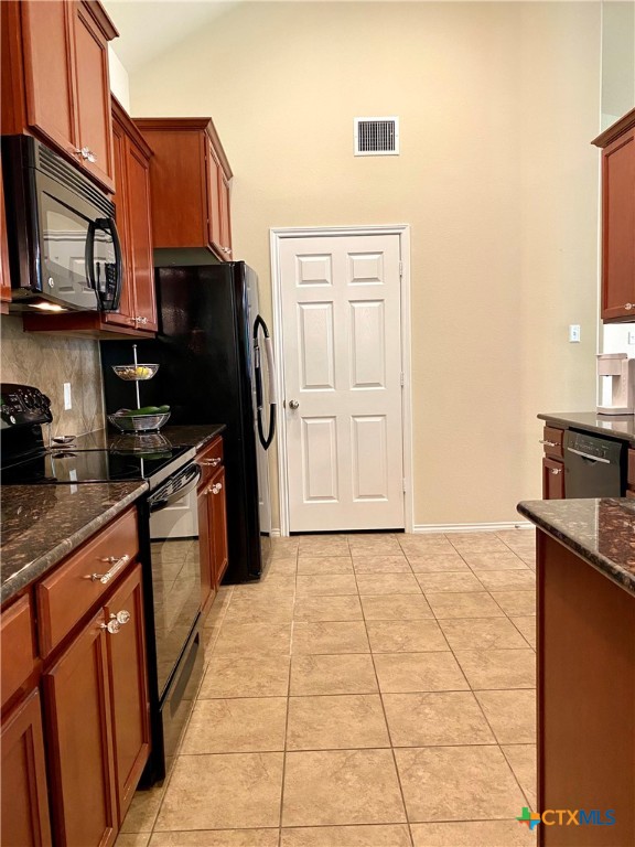 5225 Sandstone Drive Property Photo 17