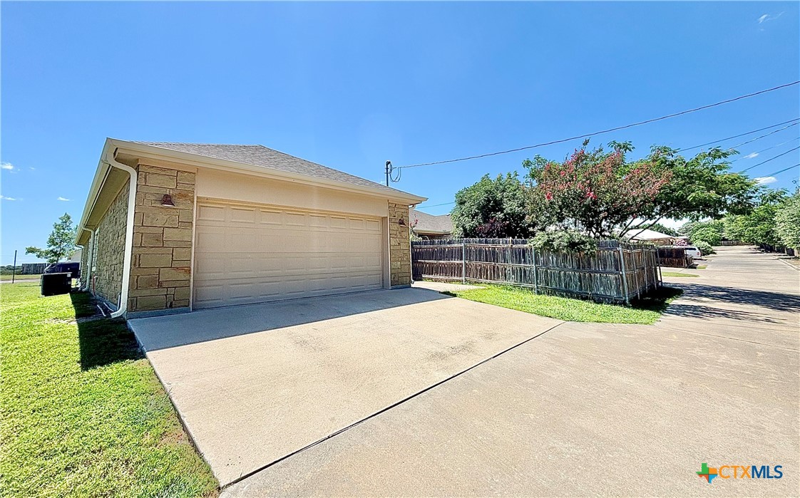 21 Samac Lane Property Photo 27