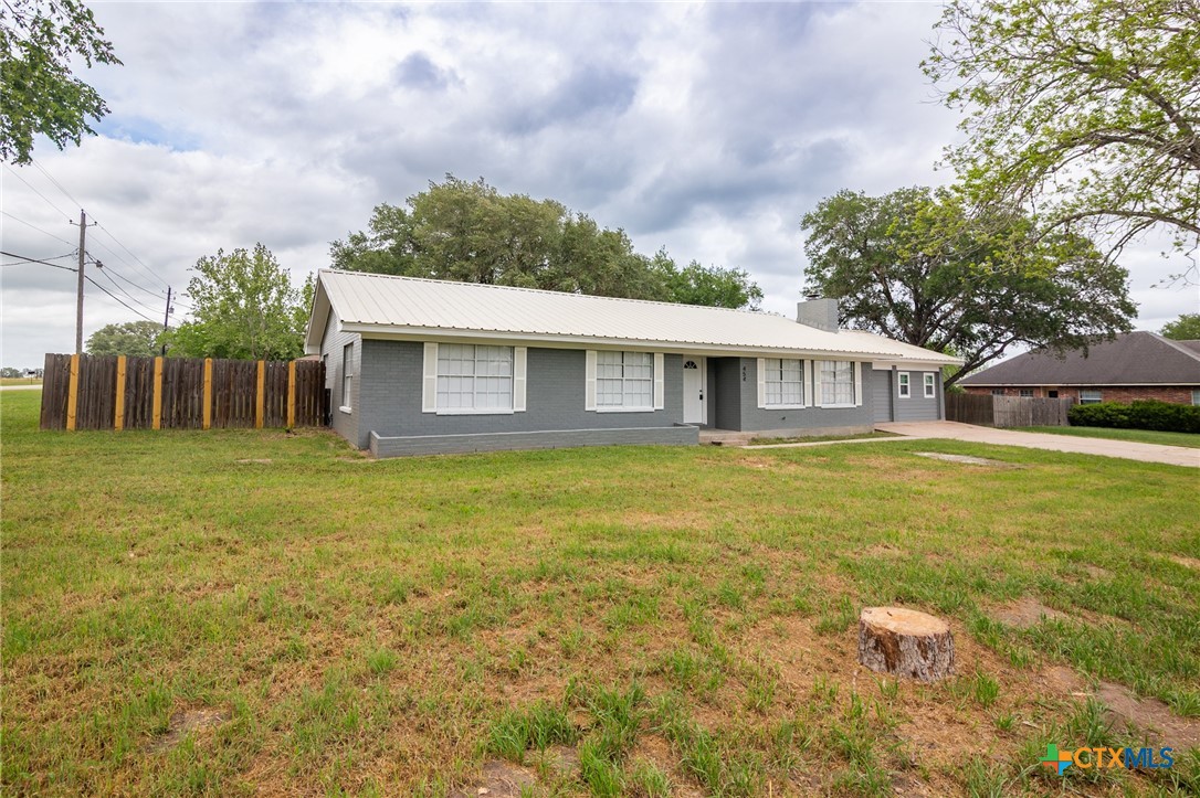 454 W Ward Street Property Photo 1