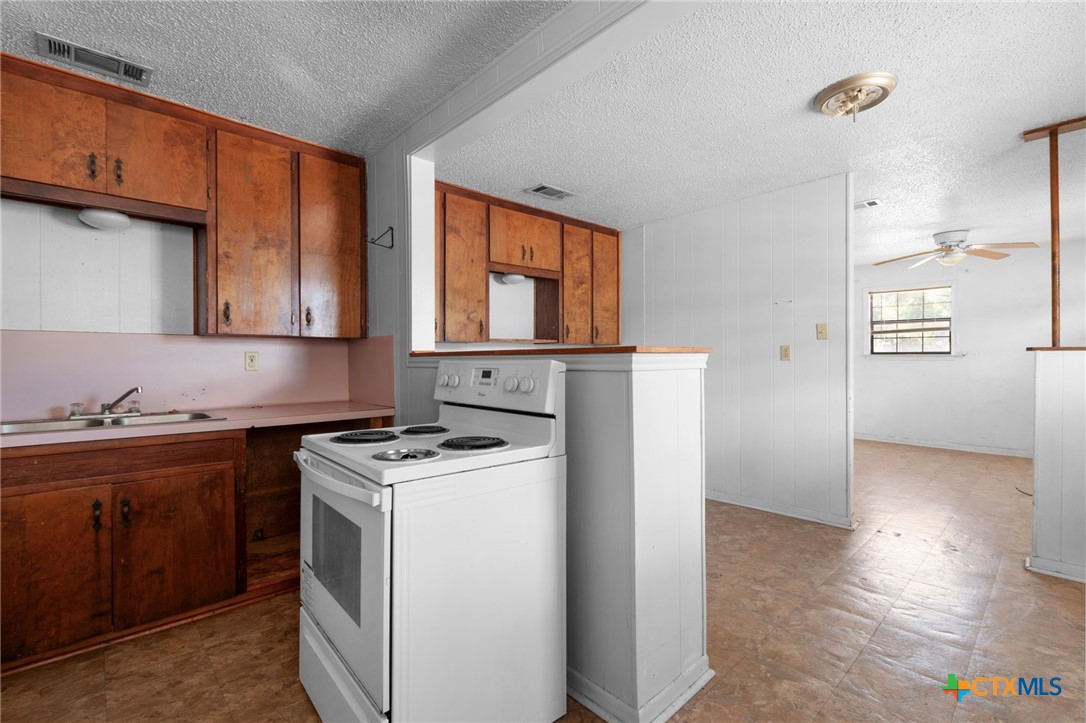 1202 S 3rd Street Property Photo 9