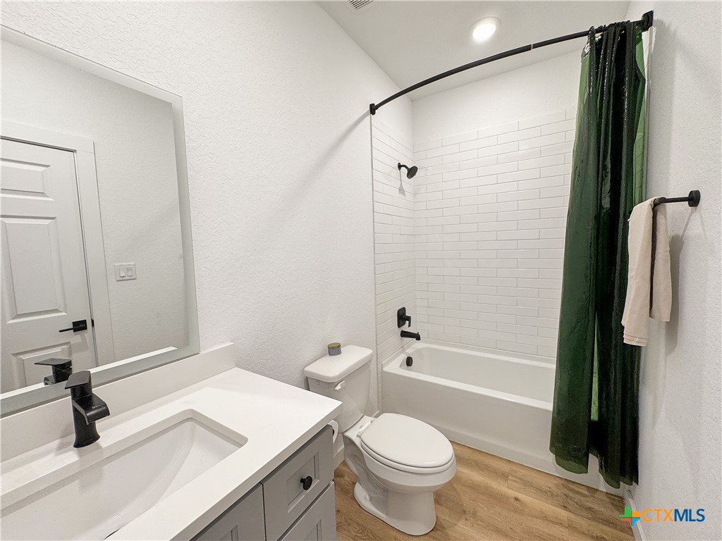 1200 Willow Drive Property Photo 15