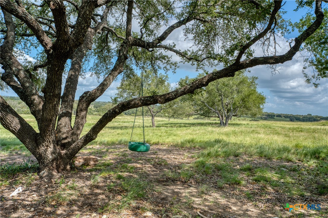 191 Pivot Circle Property Photo 6