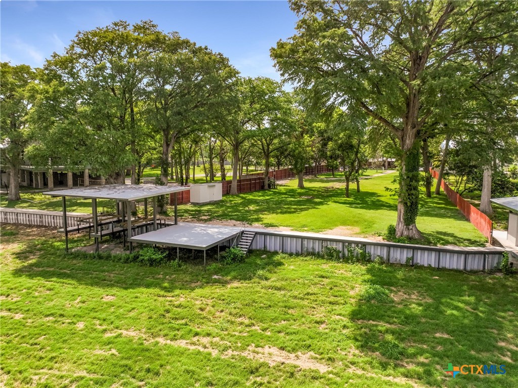 1913 Terminal Loop Road Property Photo 6