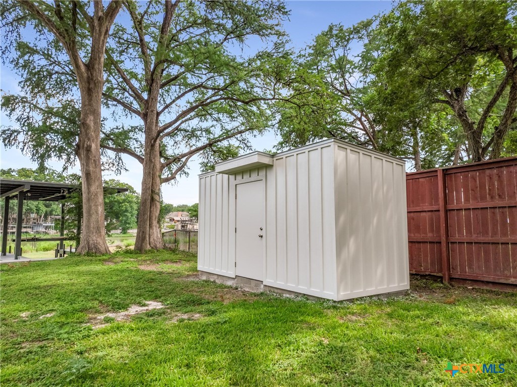 1913 Terminal Loop Road Property Photo 13
