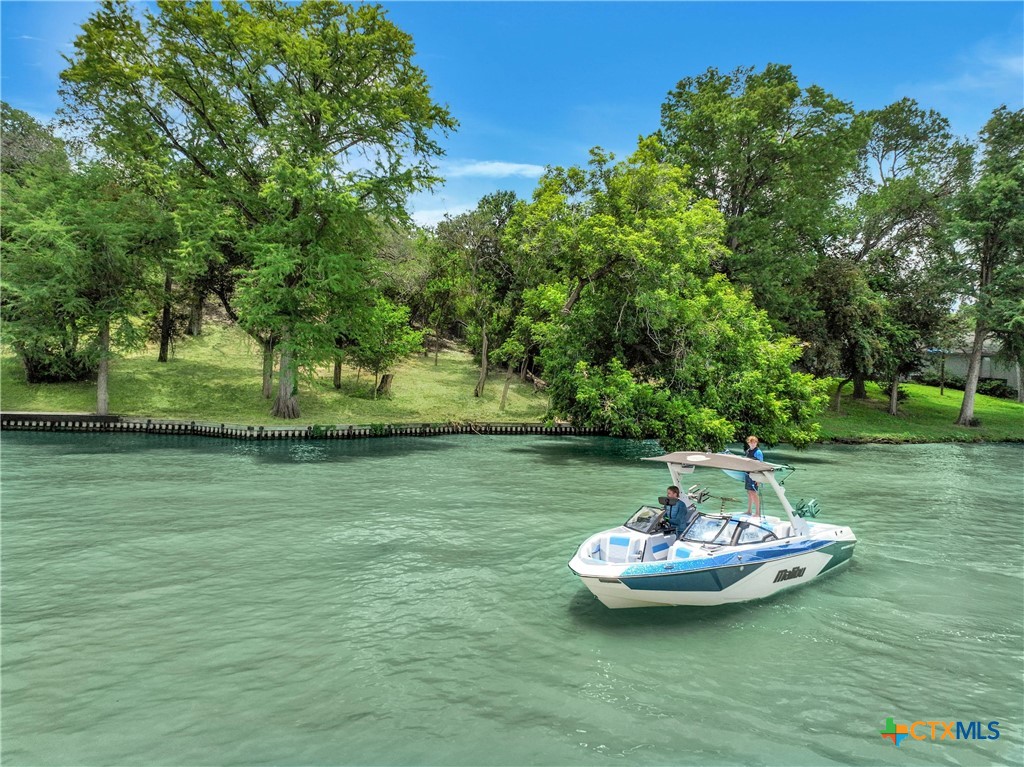 505 E Zipp Road Property Photo 1