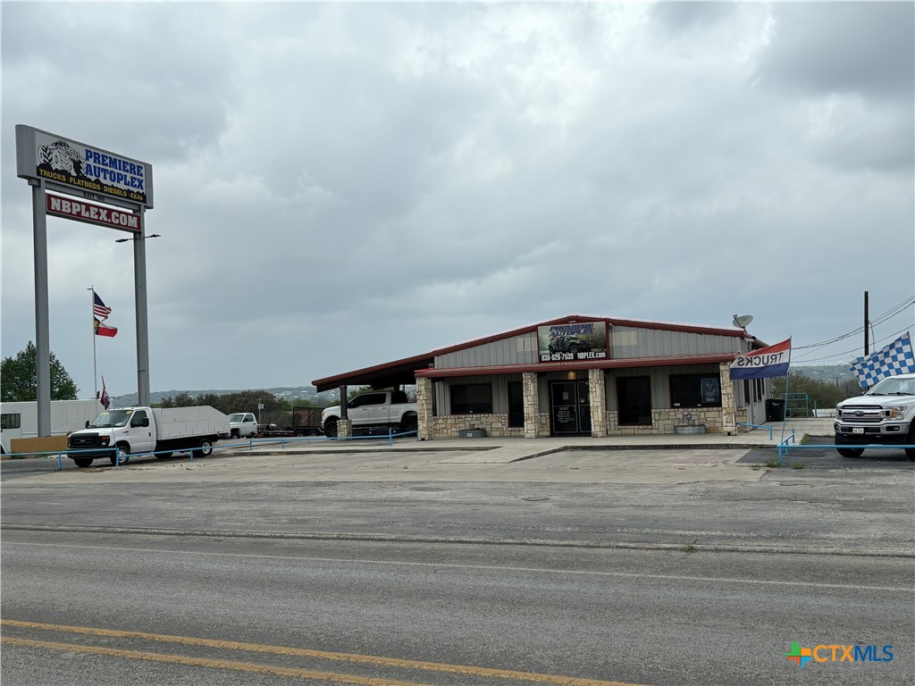 2250 S I-35 Expressway Property Photo 1