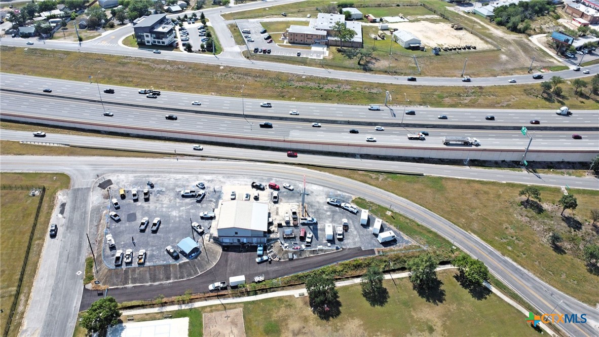 2250 S I-35 Expressway Property Photo 1