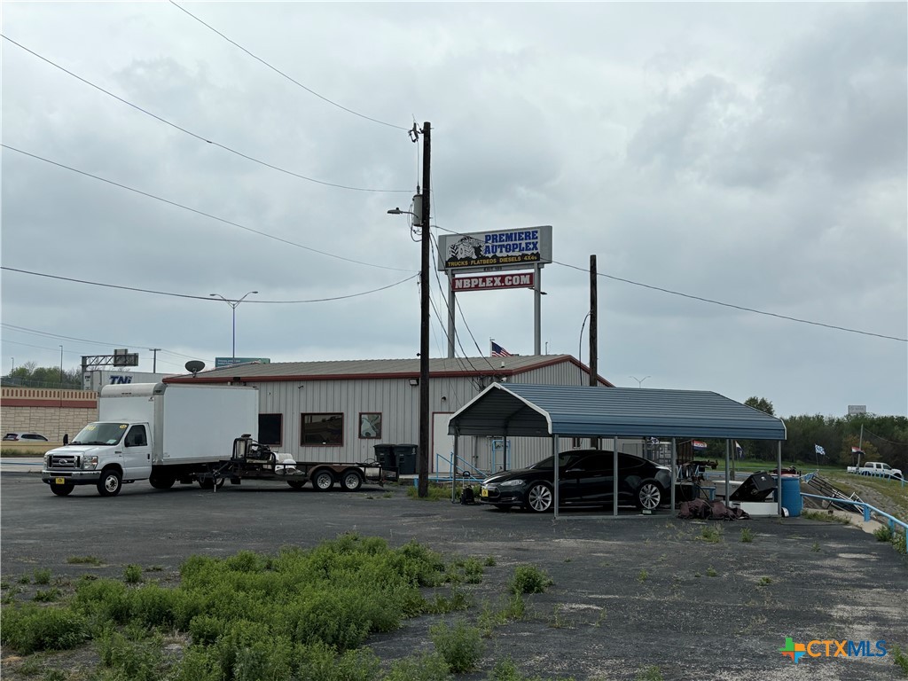 2250 S I-35 Expressway Property Photo 5