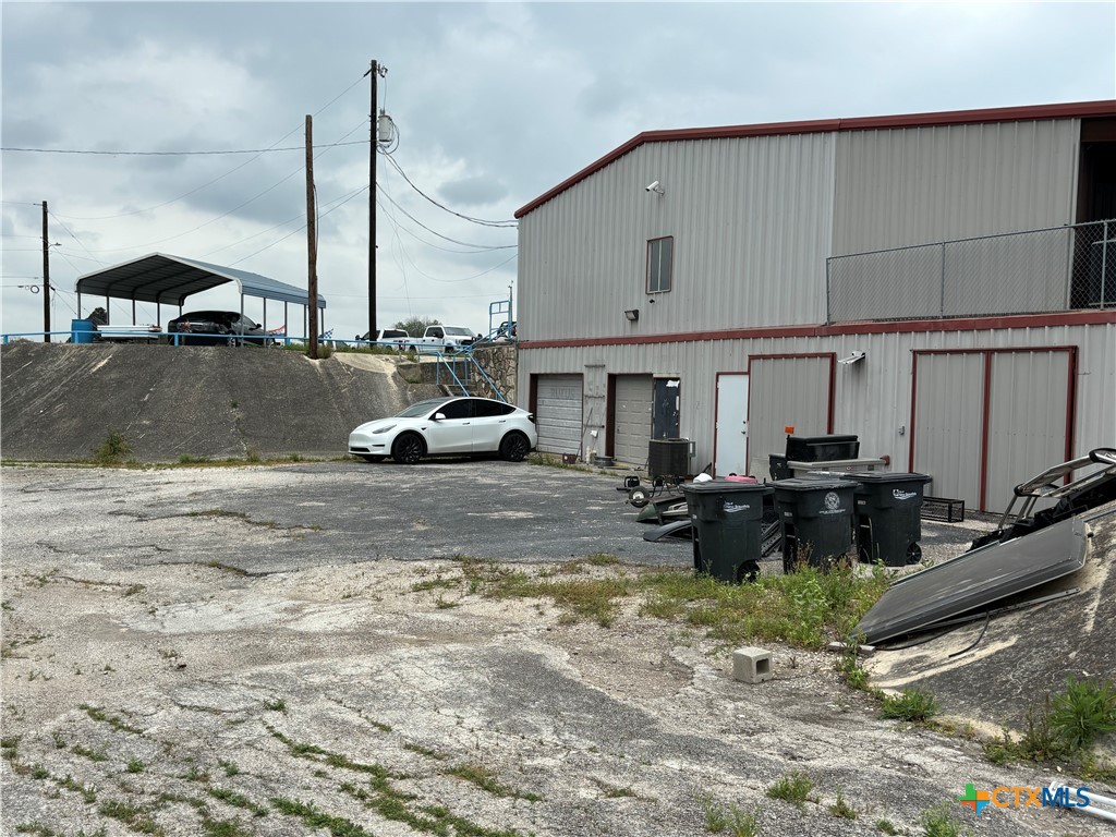2250 S I-35 Expressway Property Photo 10