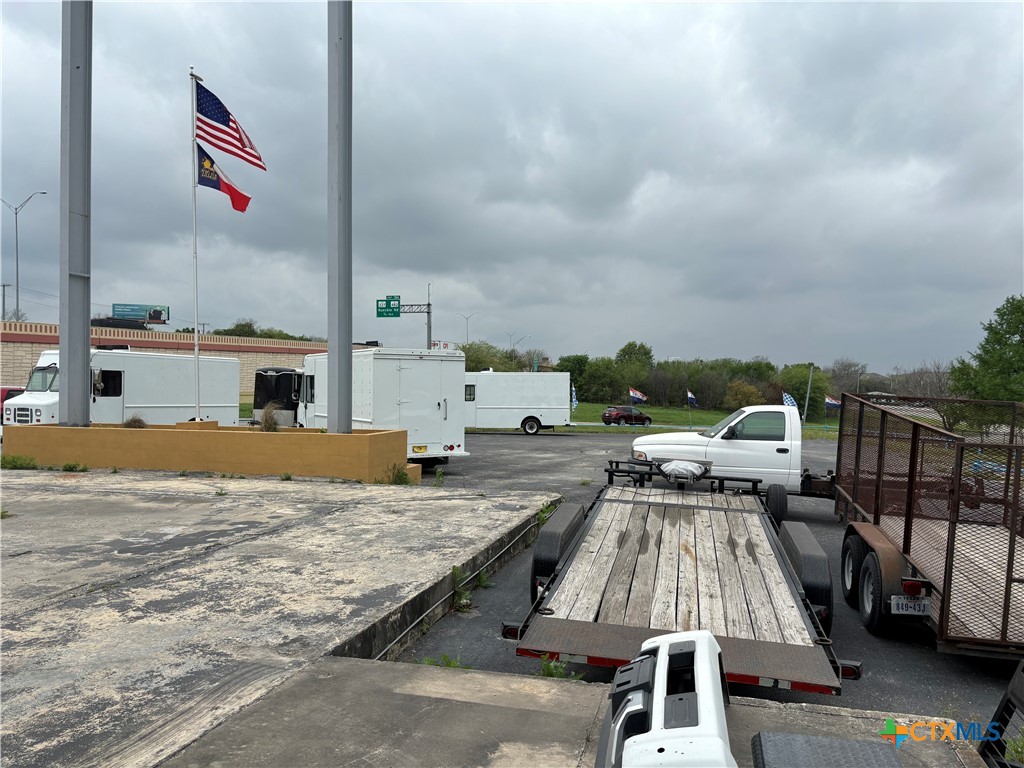 2250 S I-35 Expressway Property Photo 12