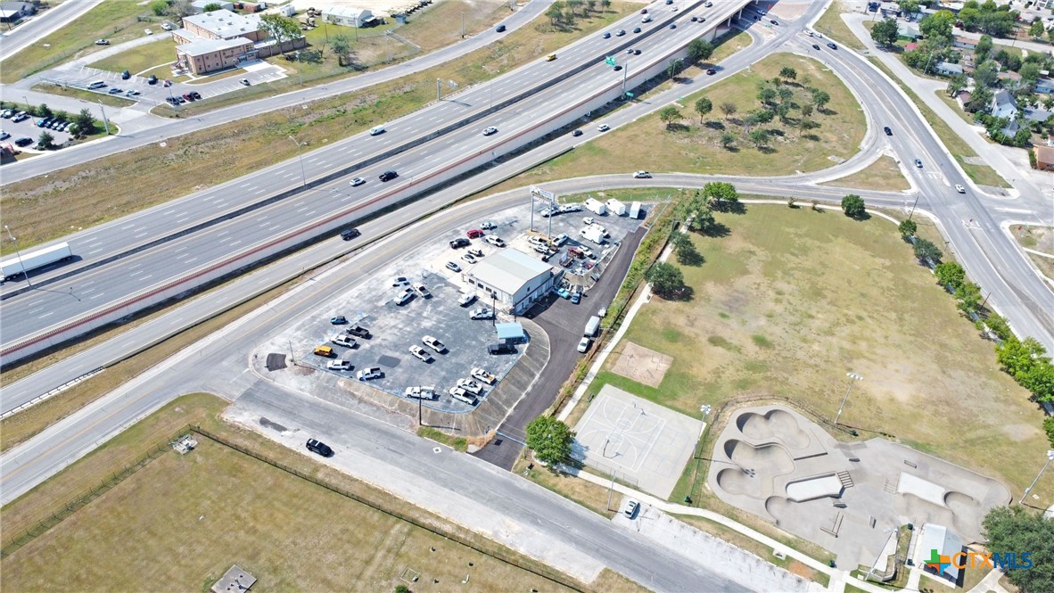 2250 S I-35 Expressway Property Photo 21