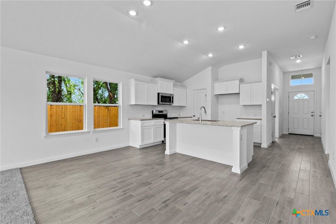 9820 Tarabon Drive Property Photo 12