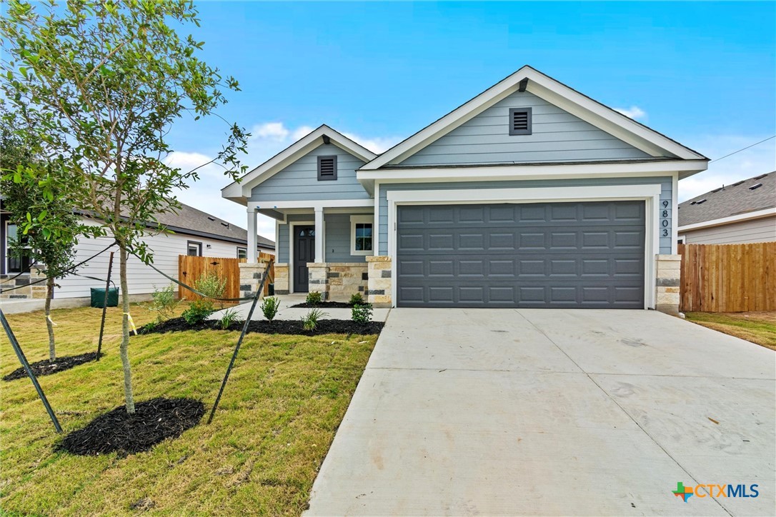 4225 Lugard Drive Property Photo
