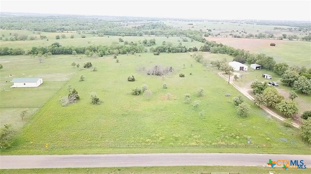 570 Hudson Lane Property Photo 3