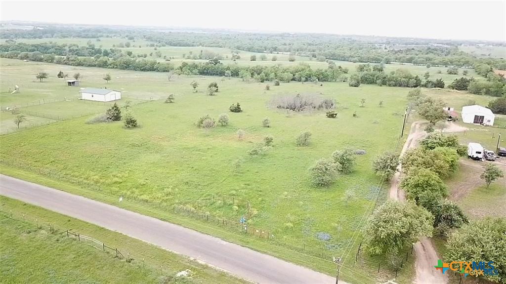 570 Hudson Lane Property Photo 4