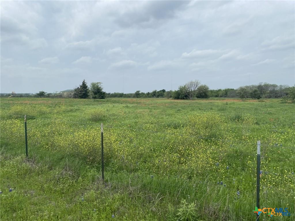 570 Hudson Lane Property Photo 8