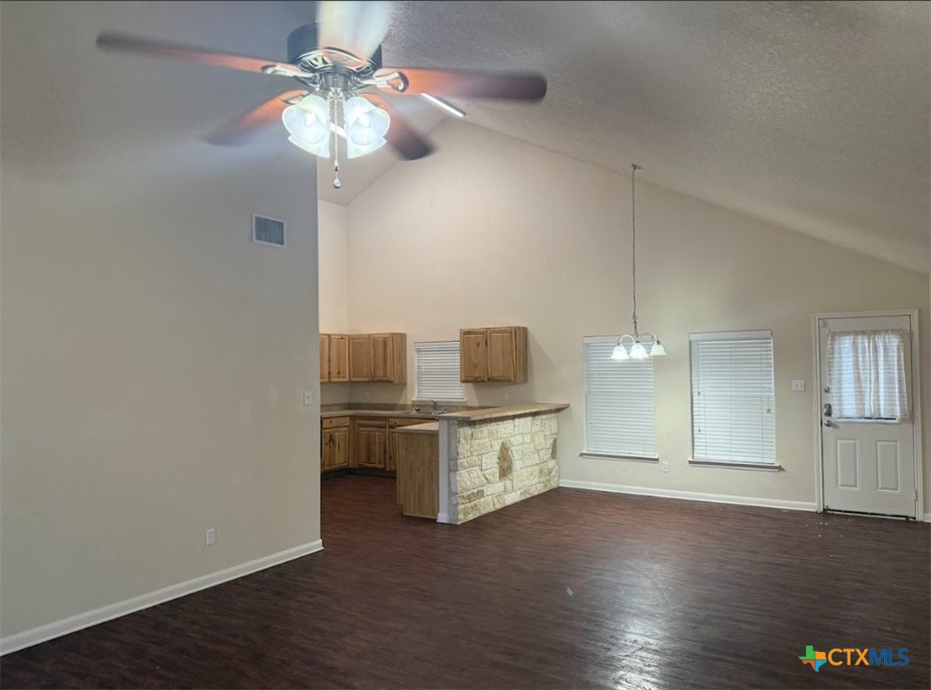 2421 Hornsby Property Photo 8