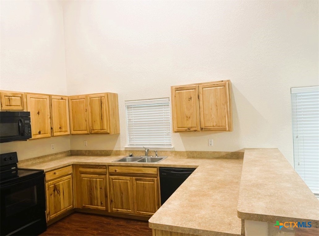 2421 Hornsby Property Photo 9