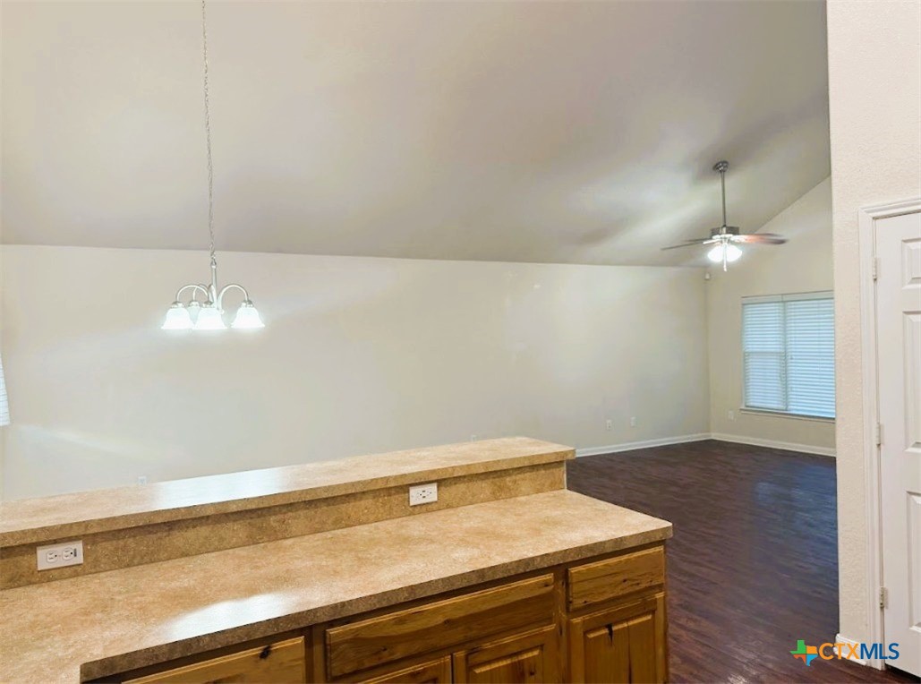 2421 Hornsby Property Photo 10