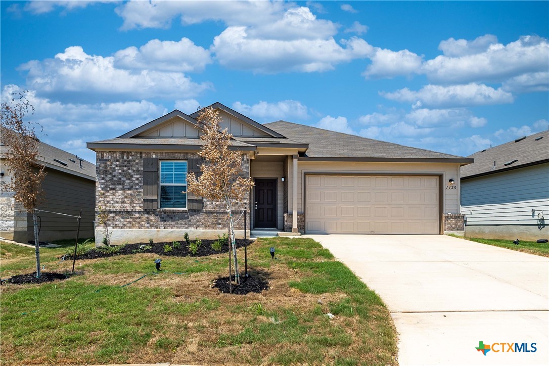 1120 Eagle Crossing Property Photo 1