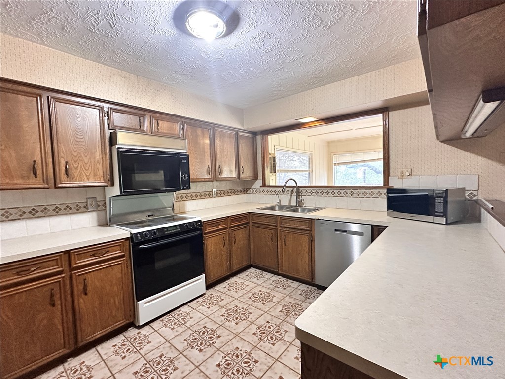 202 Oak Ridge Drive Property Photo 34