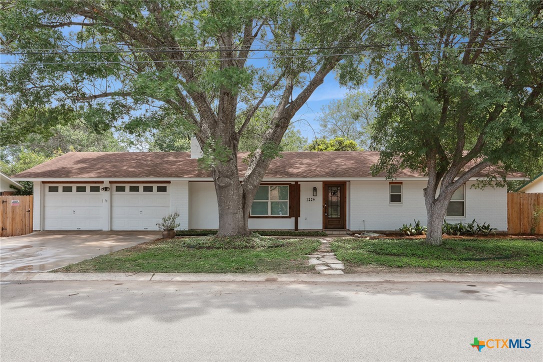 1334 Carnation Lane Property Photo 1