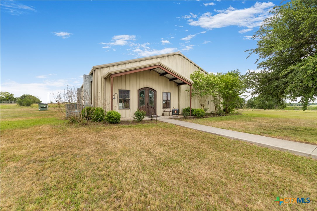592 Dagg Property Photo 1