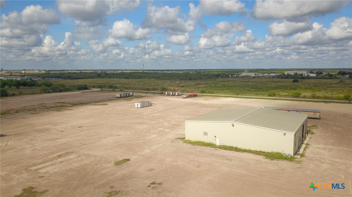 8609 Lone Tree Road Property Photo 4