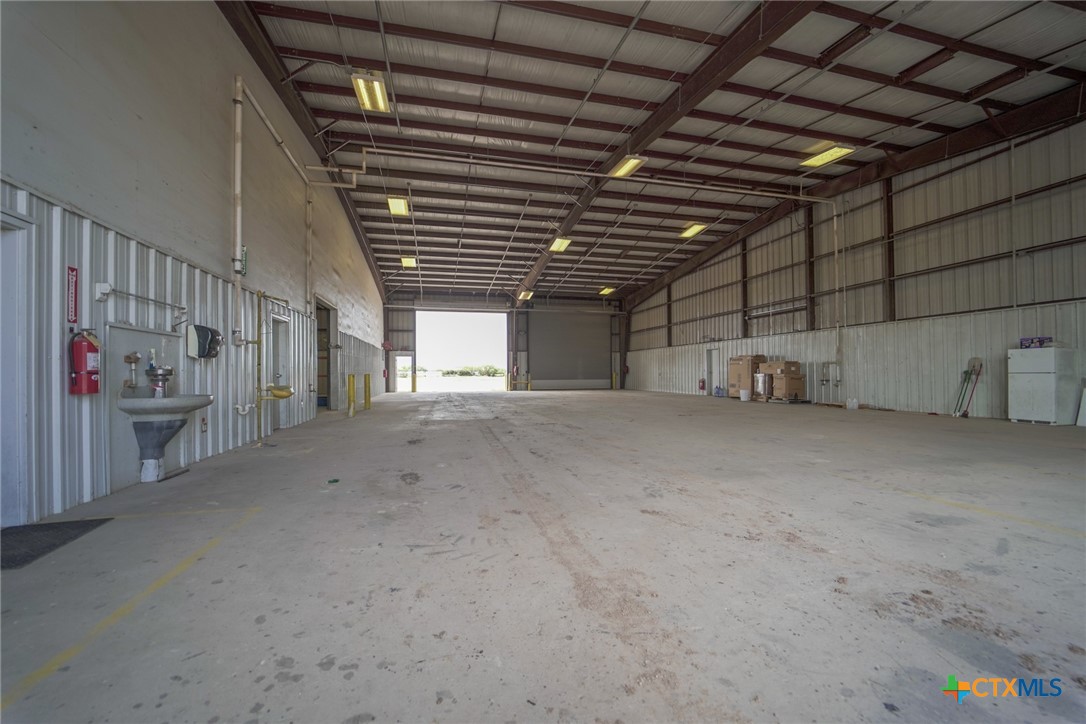 8609 Lone Tree Road Property Photo 9