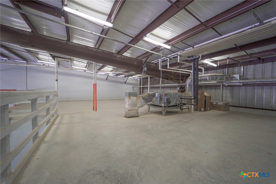8609 Lone Tree Road Property Photo 10