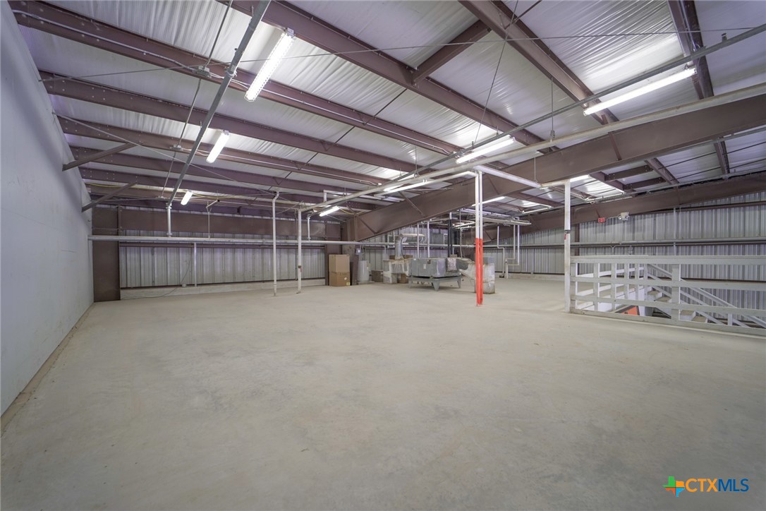 8609 Lone Tree Road Property Photo 11