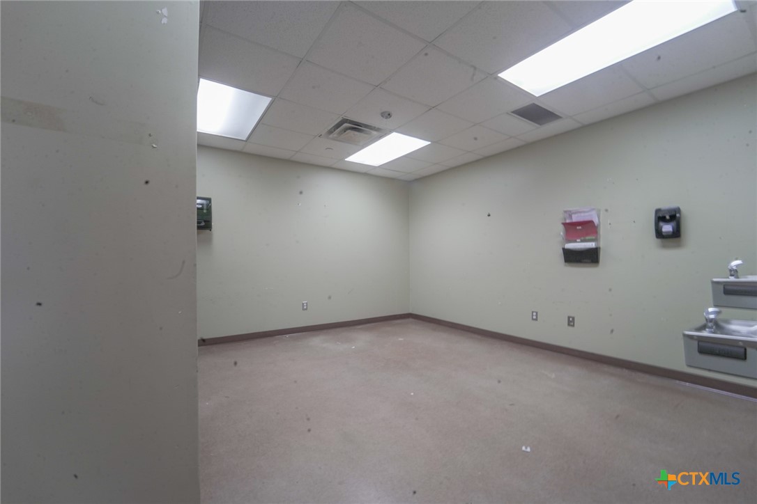 8609 Lone Tree Road Property Photo 15