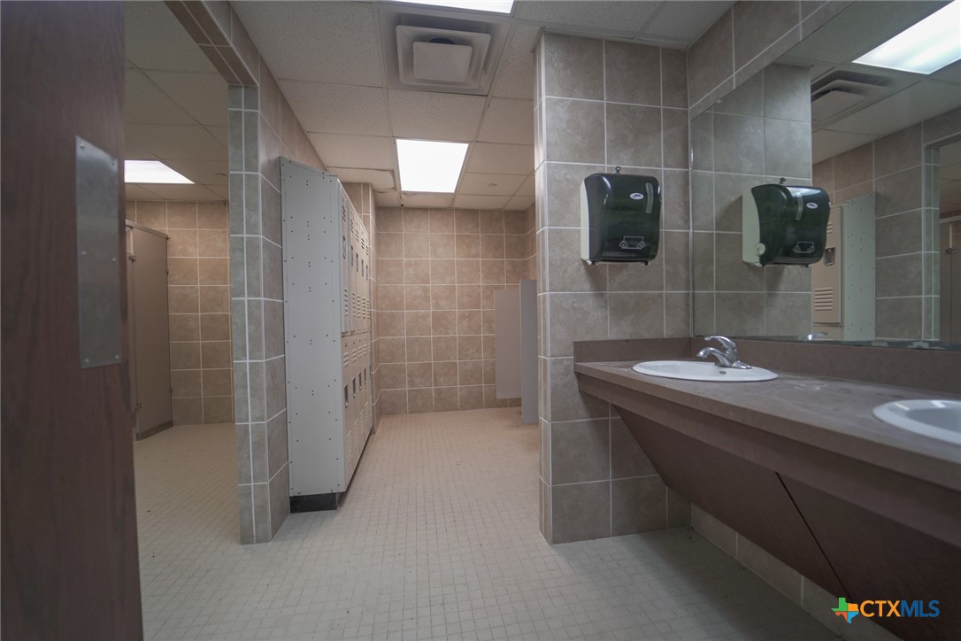 8609 Lone Tree Road Property Photo 21