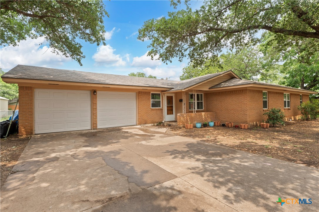 1305 W 3 A Street
