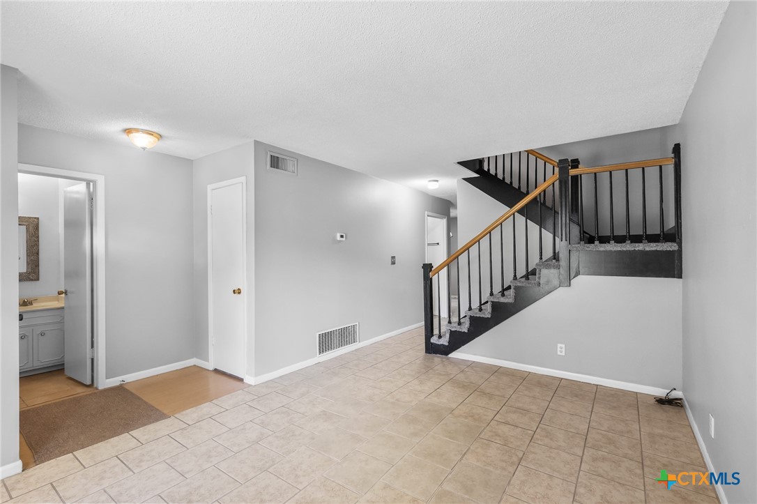 109 Westwood Street Property Photo 3
