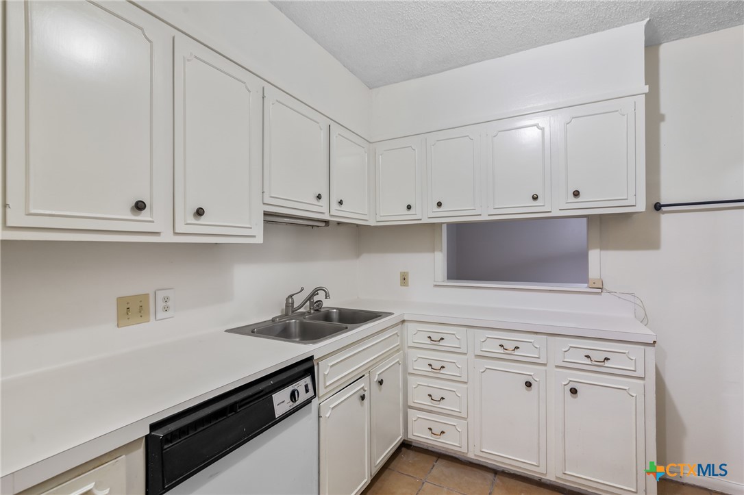 109 Westwood Street Property Photo 7