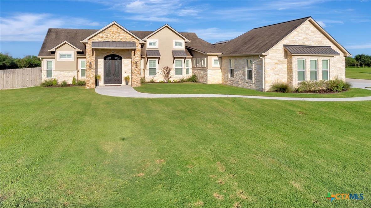 500 Sendera Loop Property Photo 1
