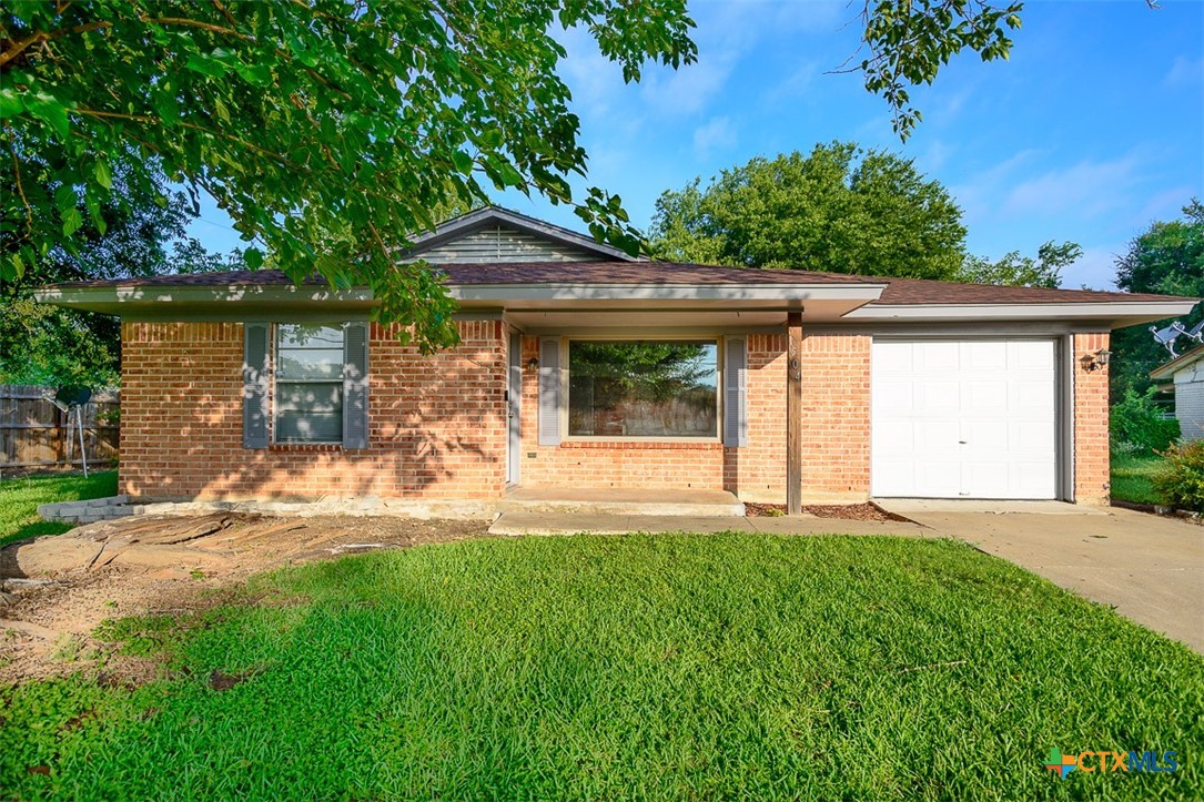 1504 Phyllis Drive Property Photo 1