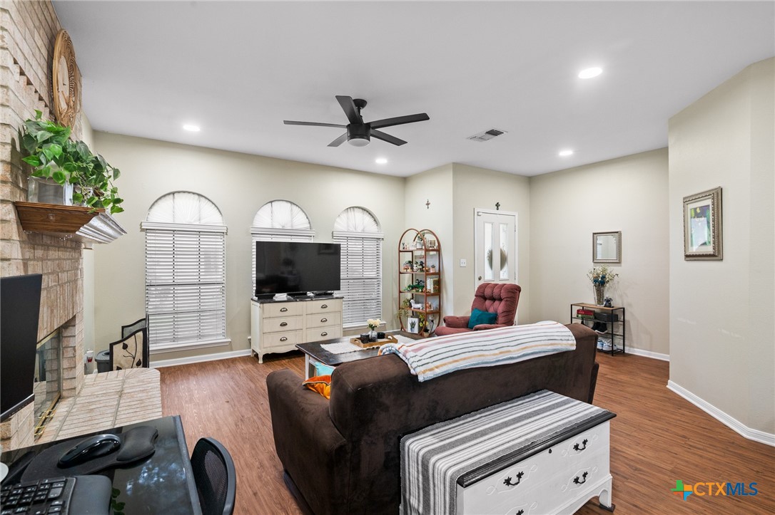 216 Ridge Drive Property Photo 3